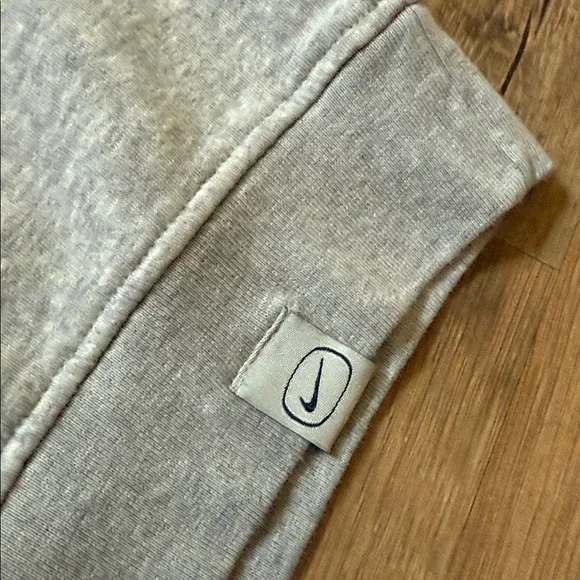 Y2K Nike Spell Out Center Swoosh Crewneck Sweatshirt - Picture 4 of 7